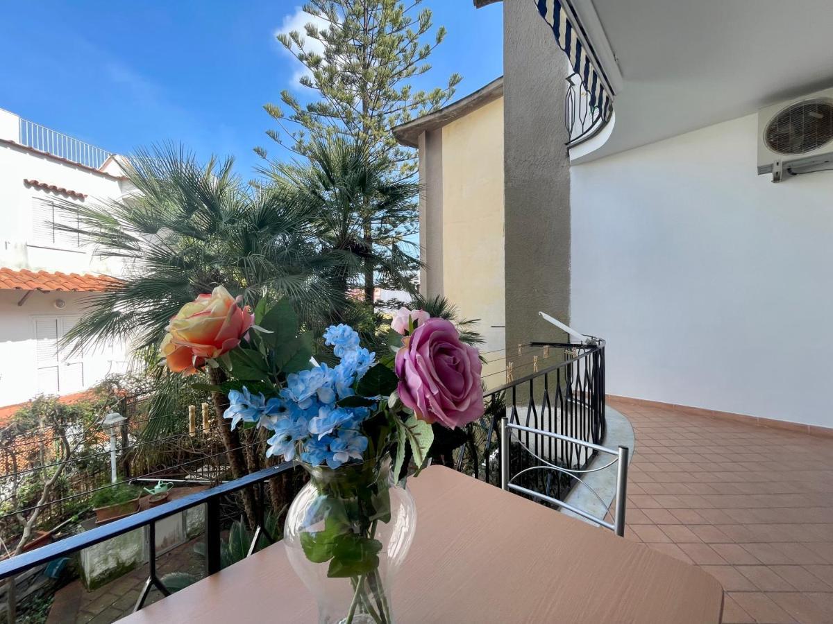 Casa Vacanze Mariafrancesca Isquia Exterior foto